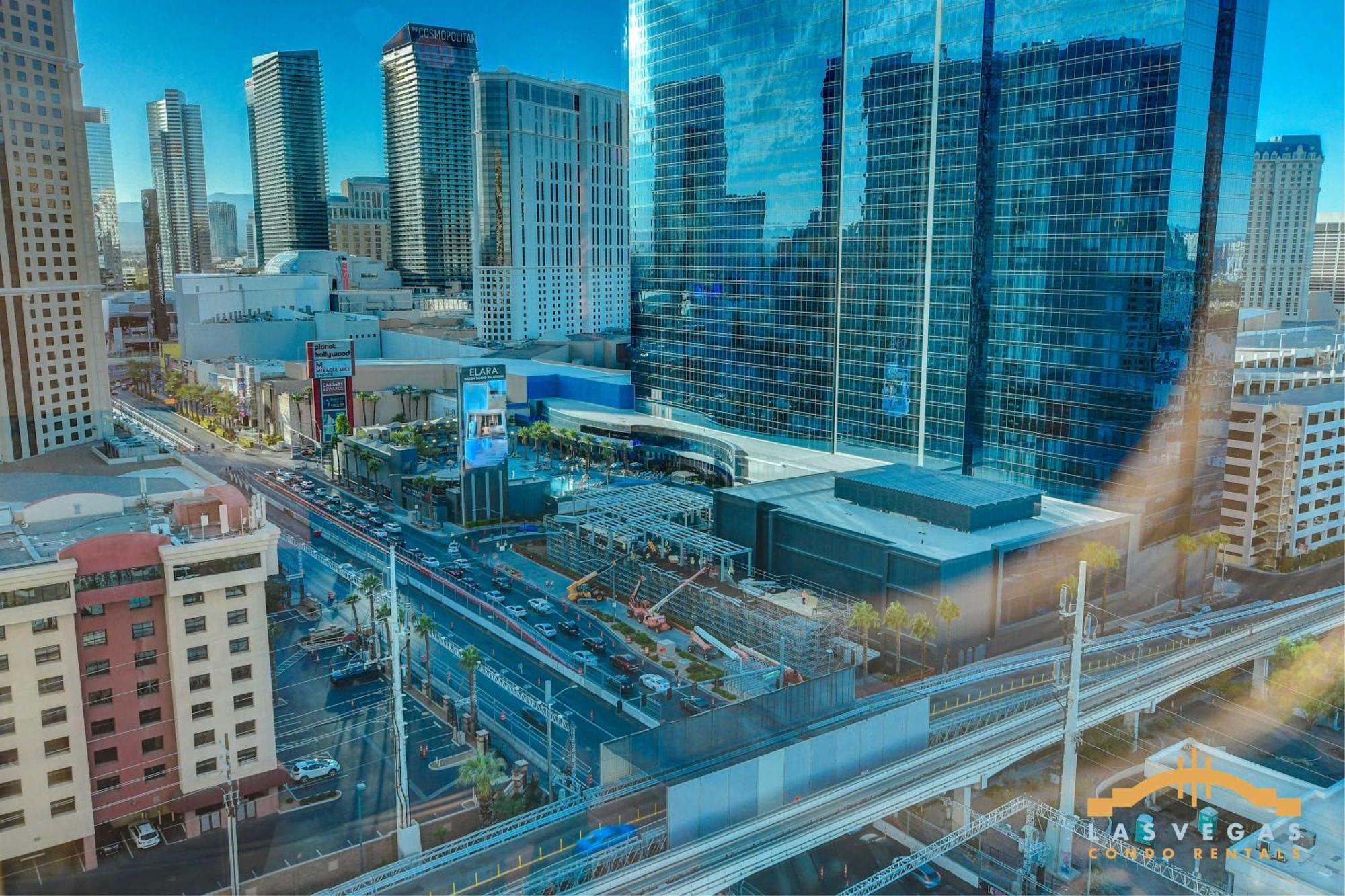 Mgm Signature-17-803 F1 Track & Strip View Las Vegas