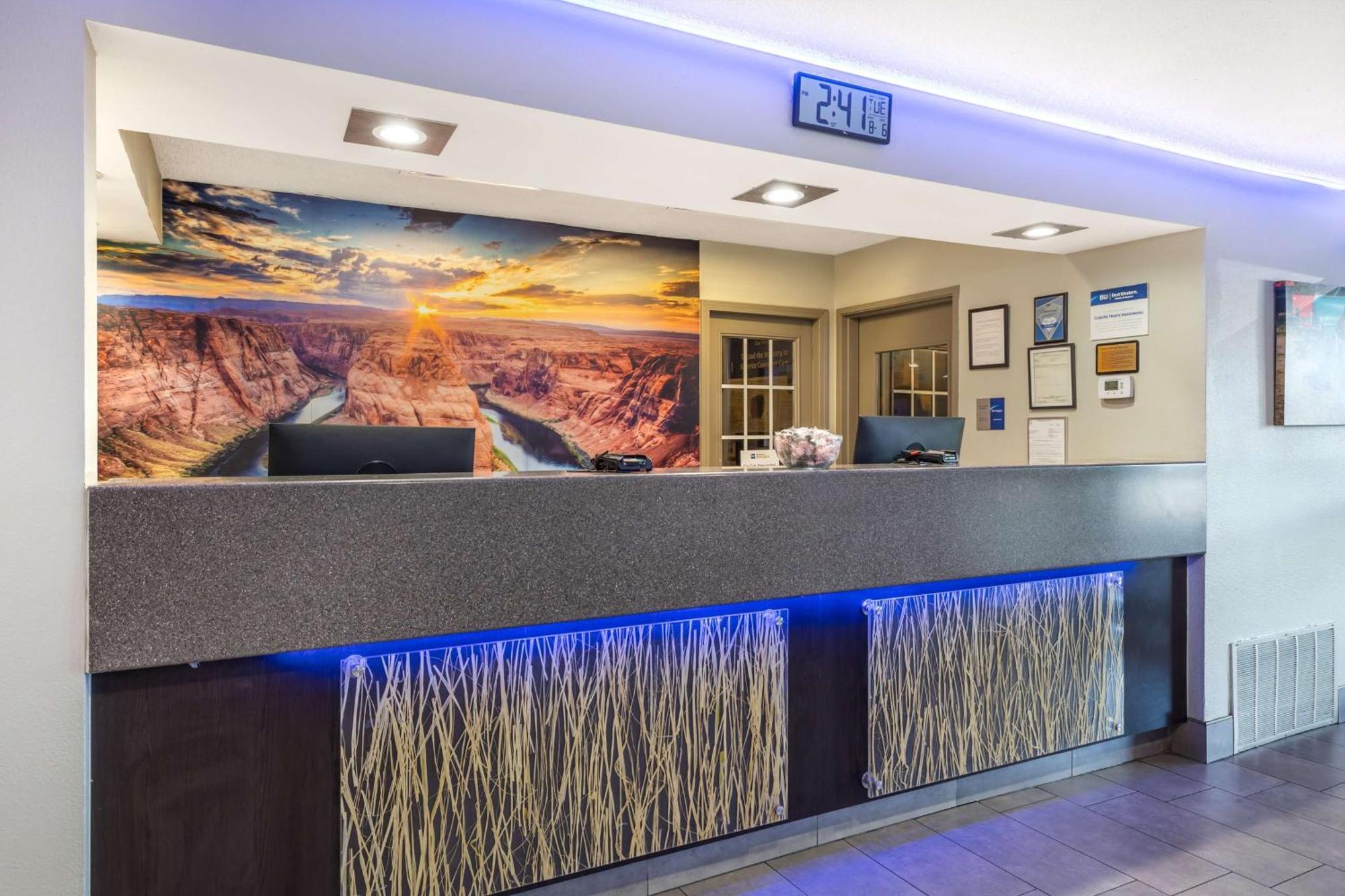 Western Mccarran 3*