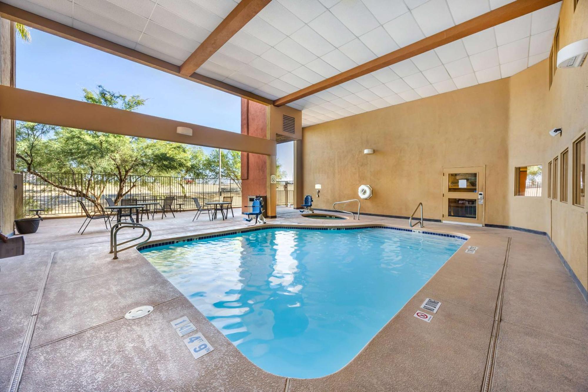 Western North Vegas & 3* Las Vegas