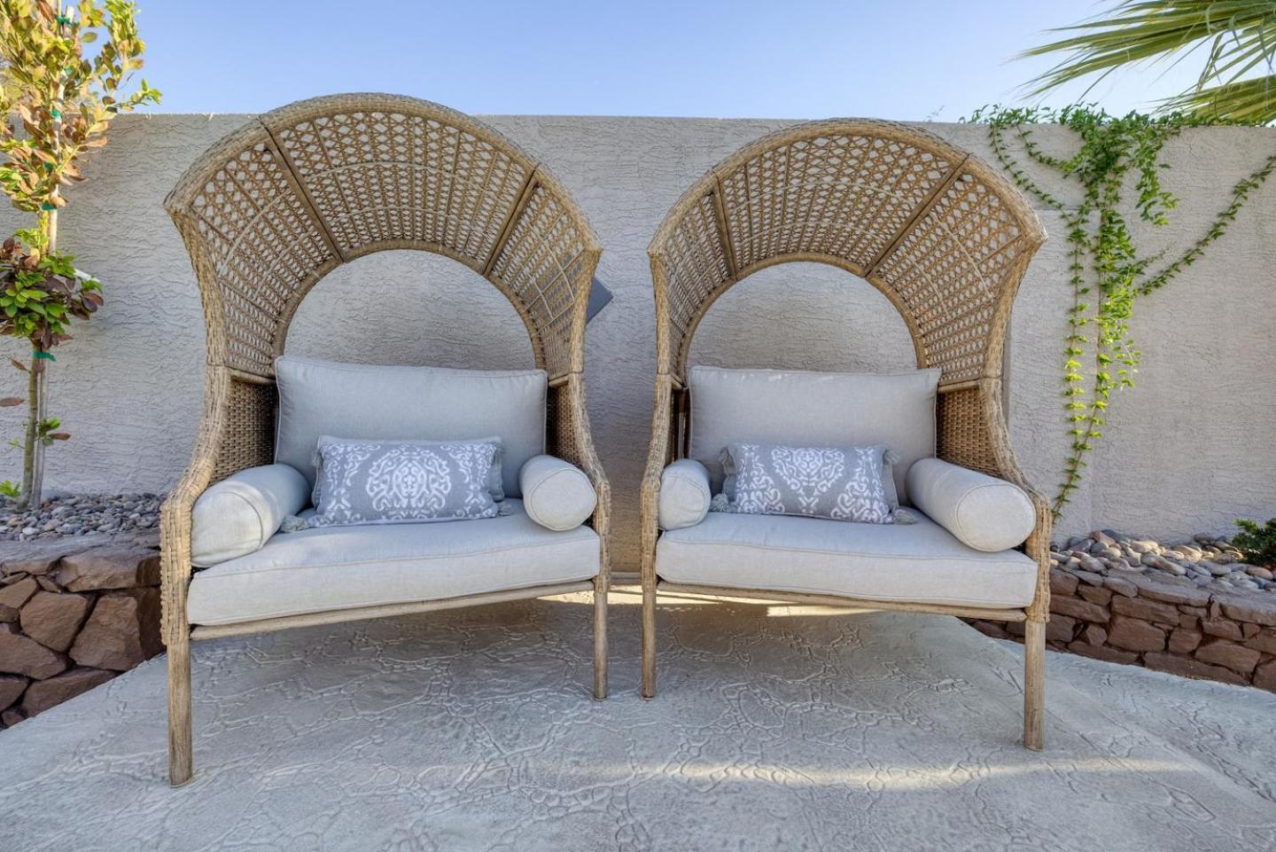 Oasis In The Desert W Heated Pool Fully Renovated Holiday home Las Vegas