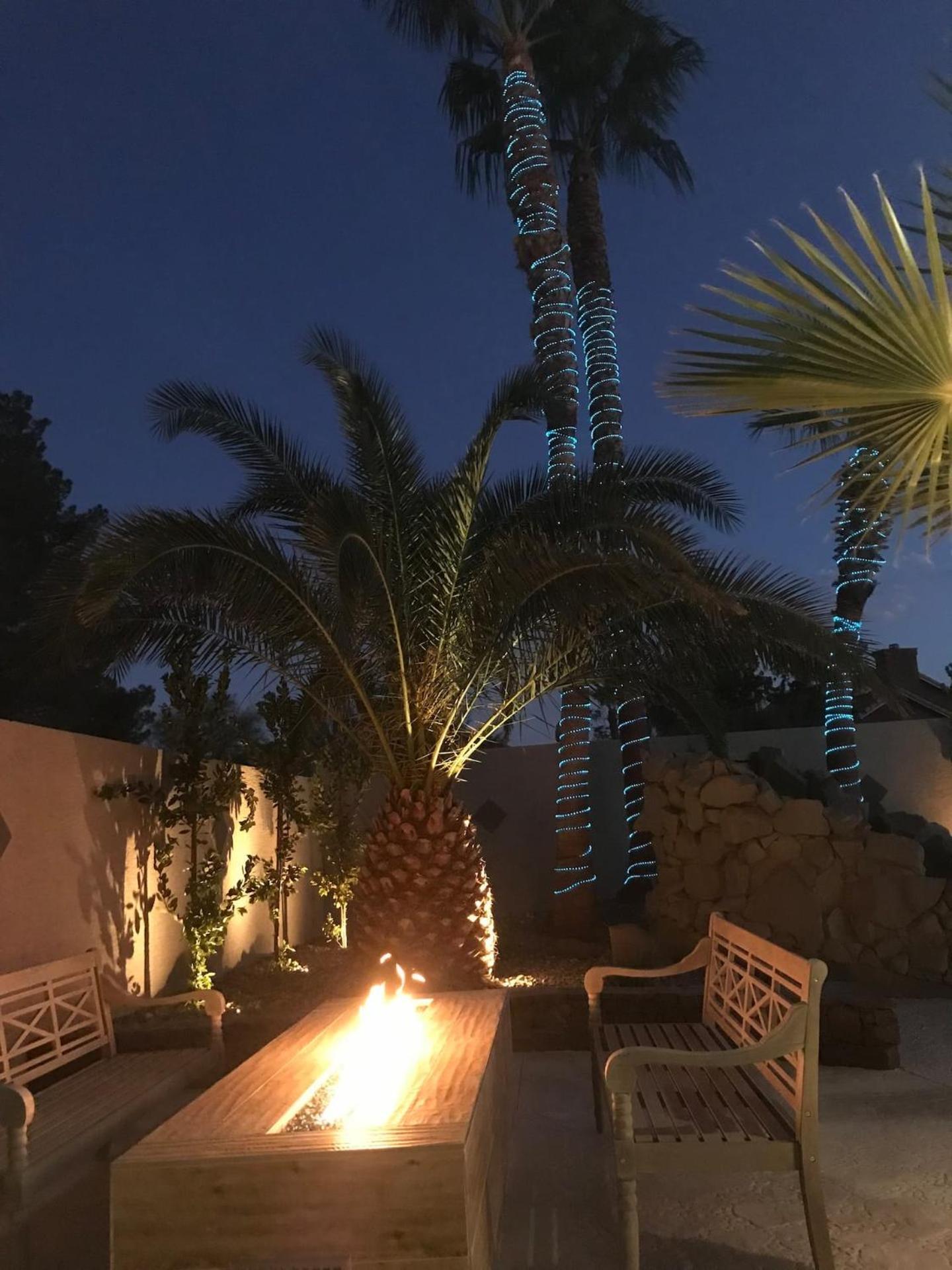 Oasis In The Desert W Heated Pool Fully Renovated Holiday home
