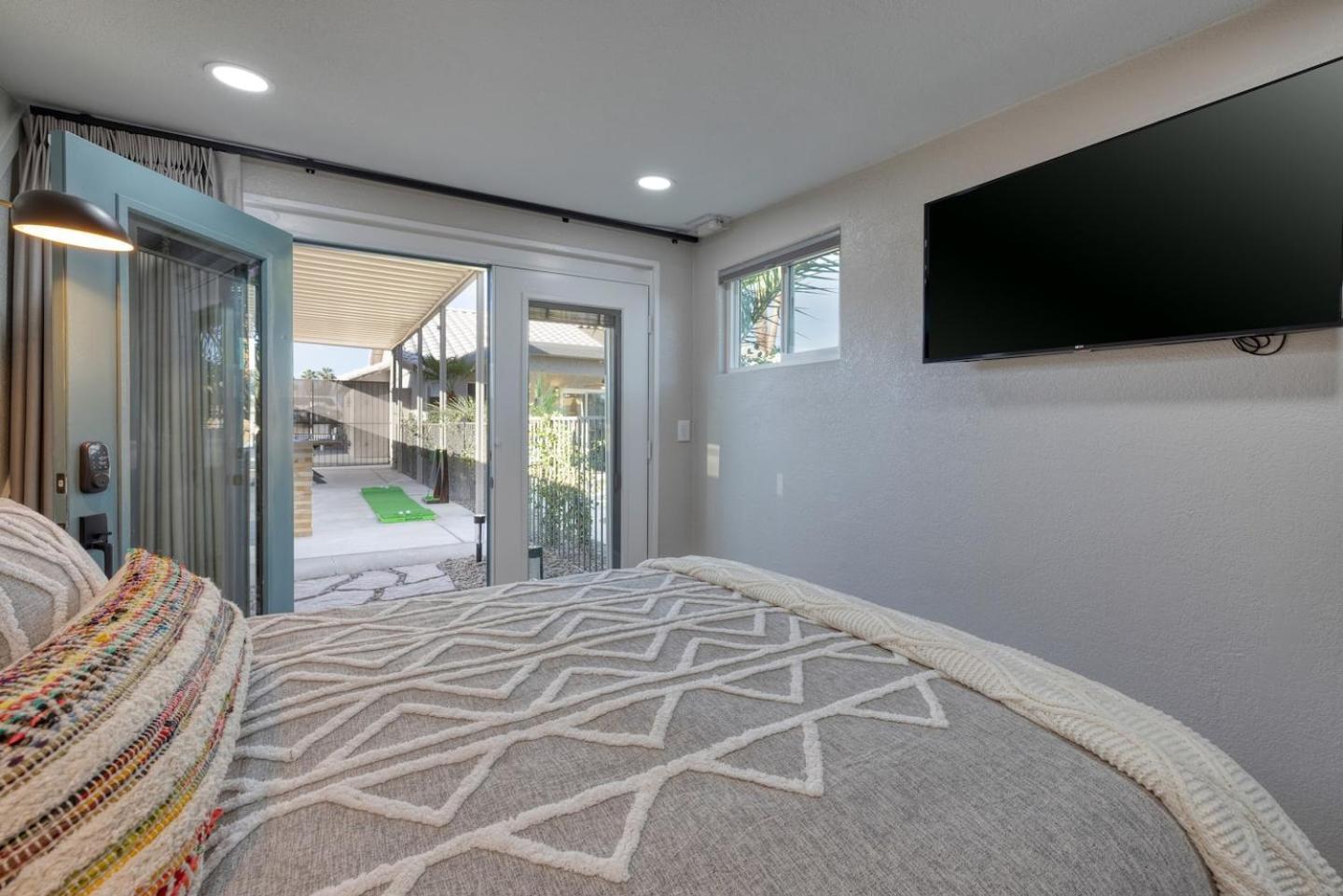 Oasis In The Desert W Heated Pool Fully Renovated * Las Vegas