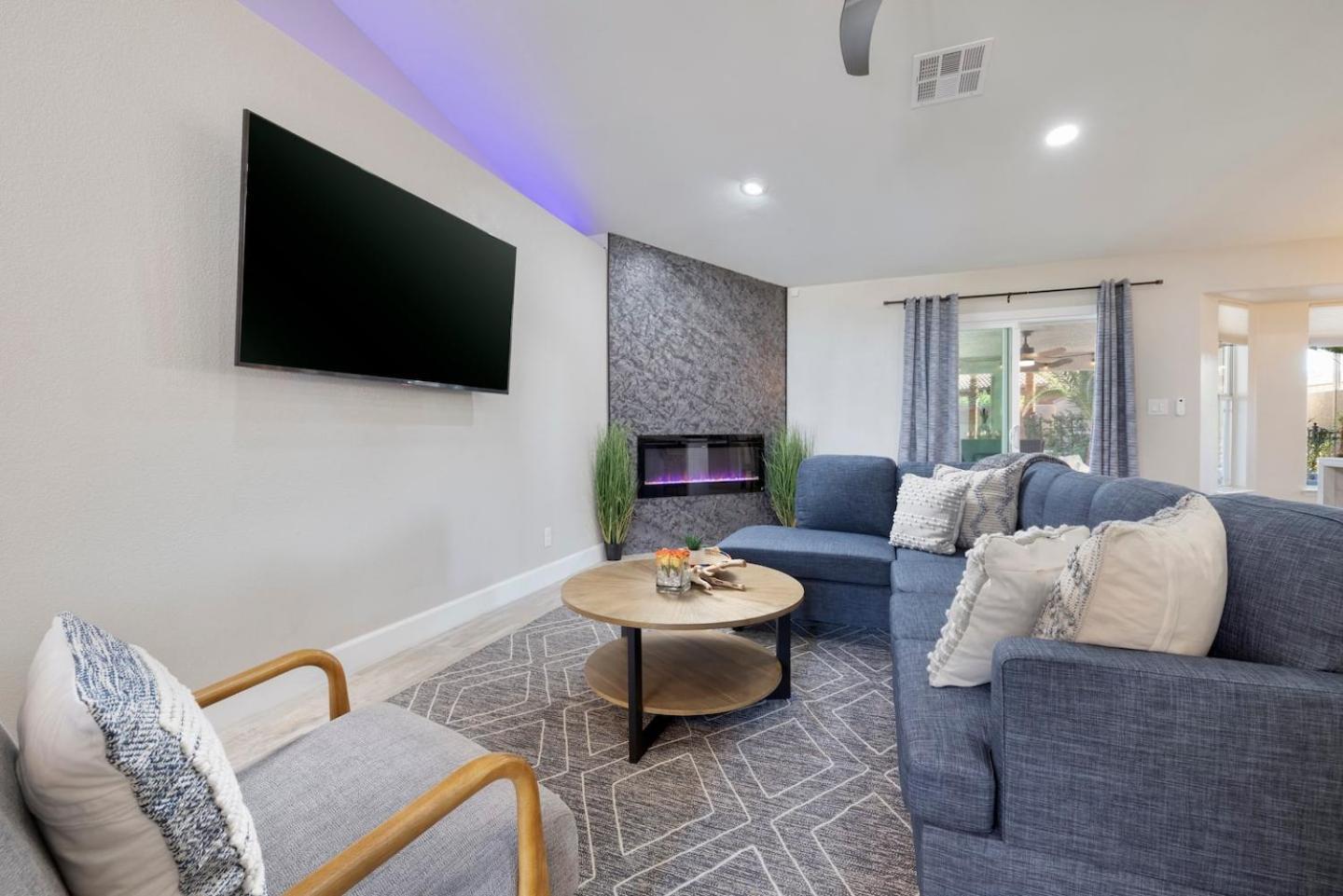 Oasis In The Desert W Heated Pool Fully Renovated