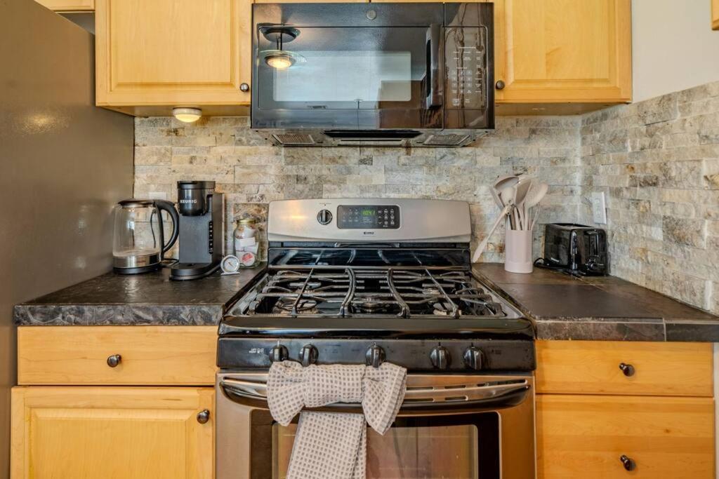 Pool House Near Chinatown Vegas Wifl-sleeps 9 Las Vegas