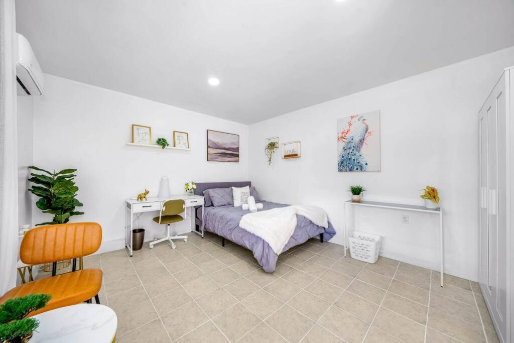 Holiday home Pool House Near Chinatown Vegas Wifl-sleeps 9 *