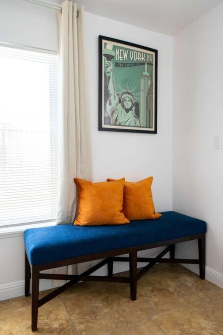 Pool House Near Chinatown Vegas Wifl-sleeps 9 *