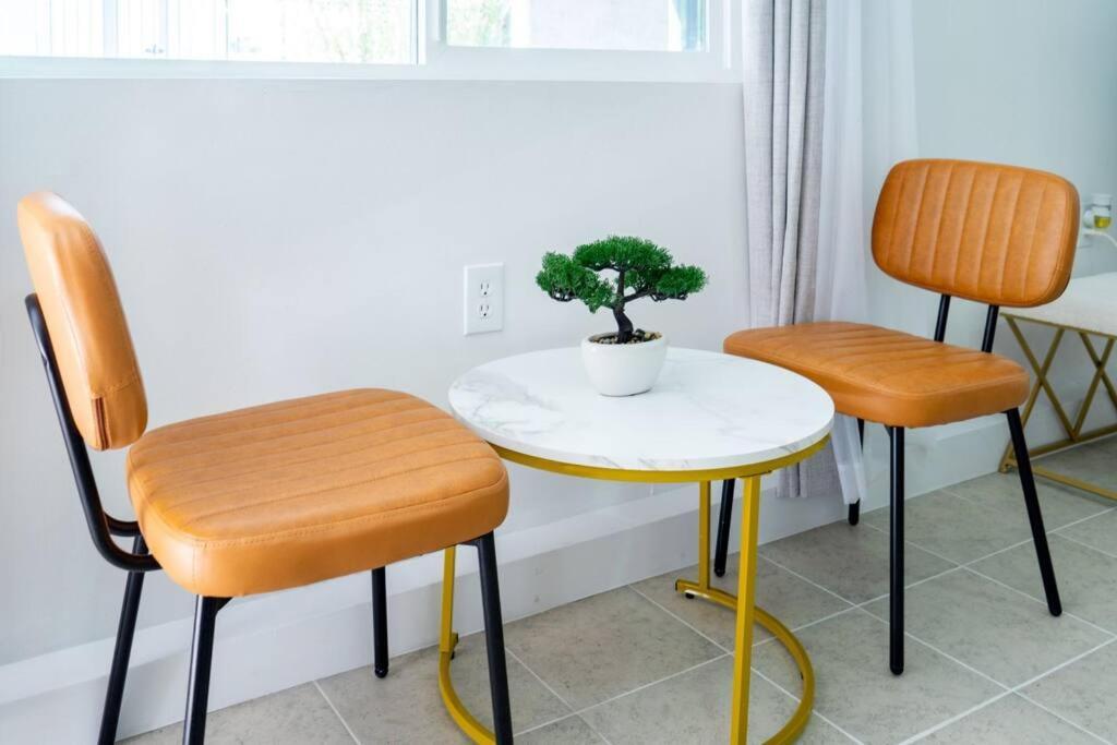 Pool House Near Chinatown Vegas Wifl-sleeps 9