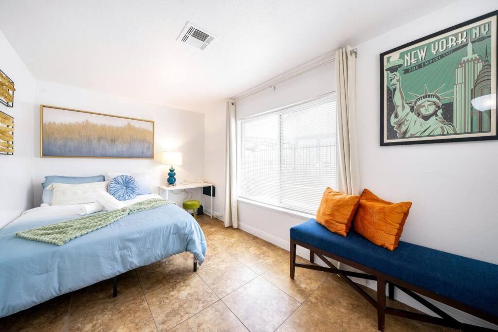 Pool House Near Chinatown Vegas Wifl-sleeps 9 * Las Vegas