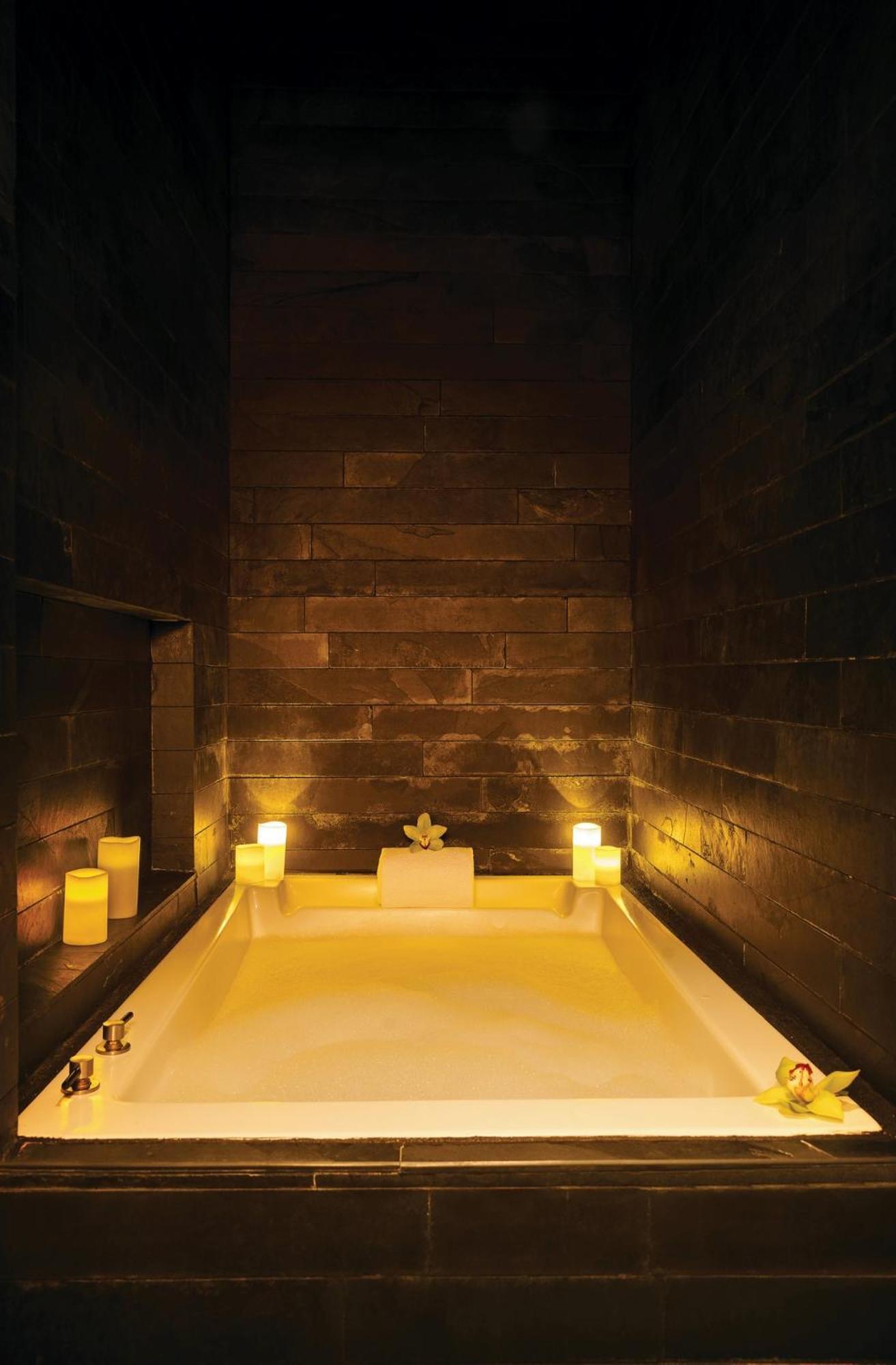The W Vegas At Mandalay Bay By Suiteness Resort