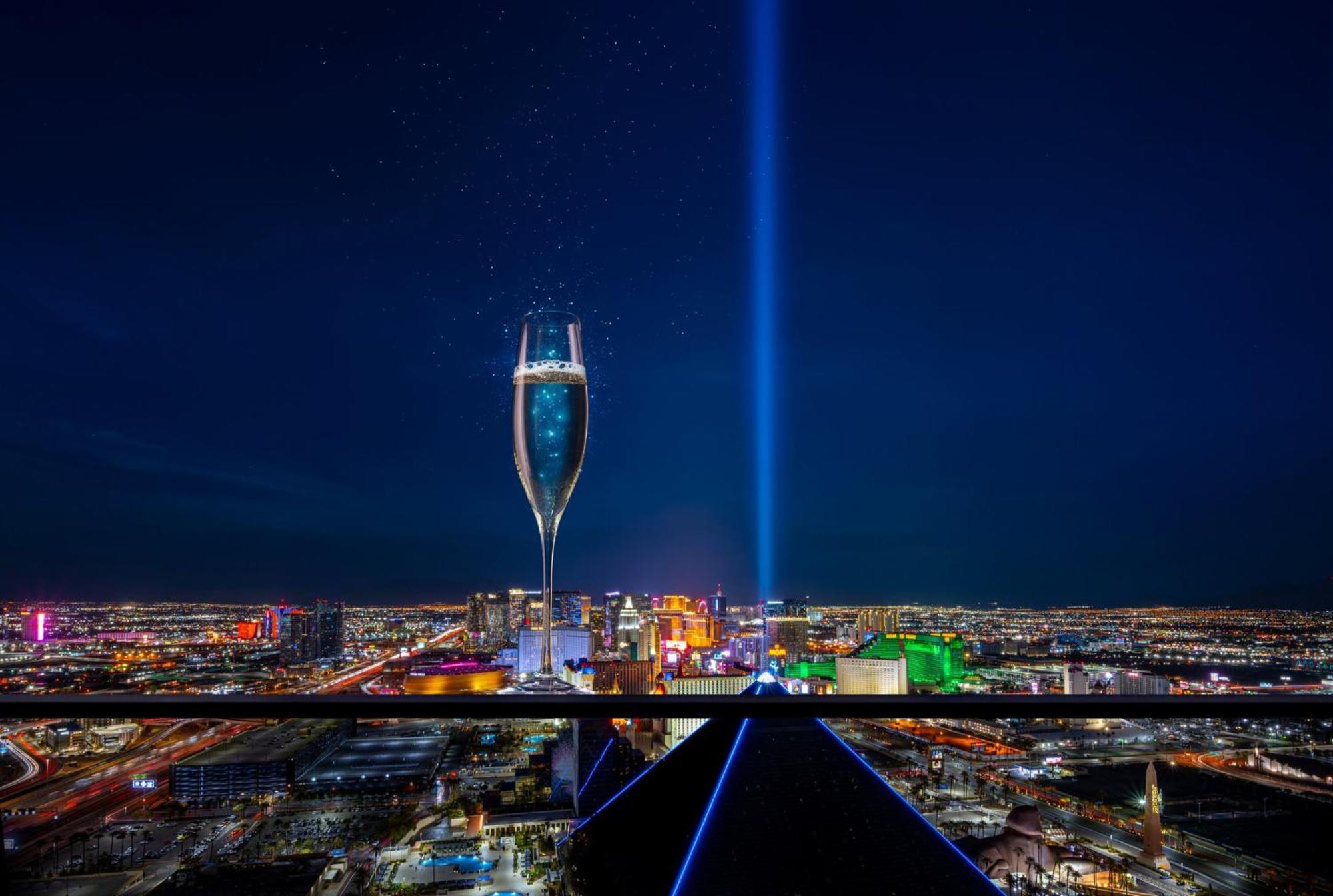 Resort The W Vegas At Mandalay Bay By Suiteness
