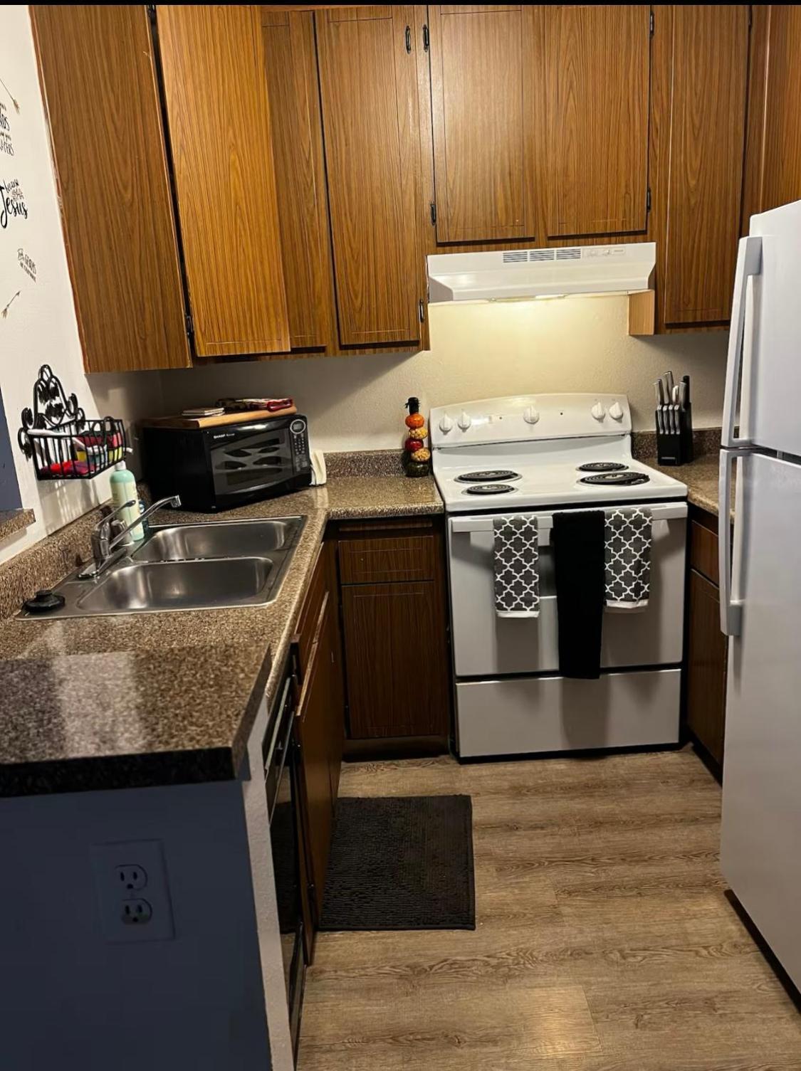Apartment Entire 1br & 1ba *