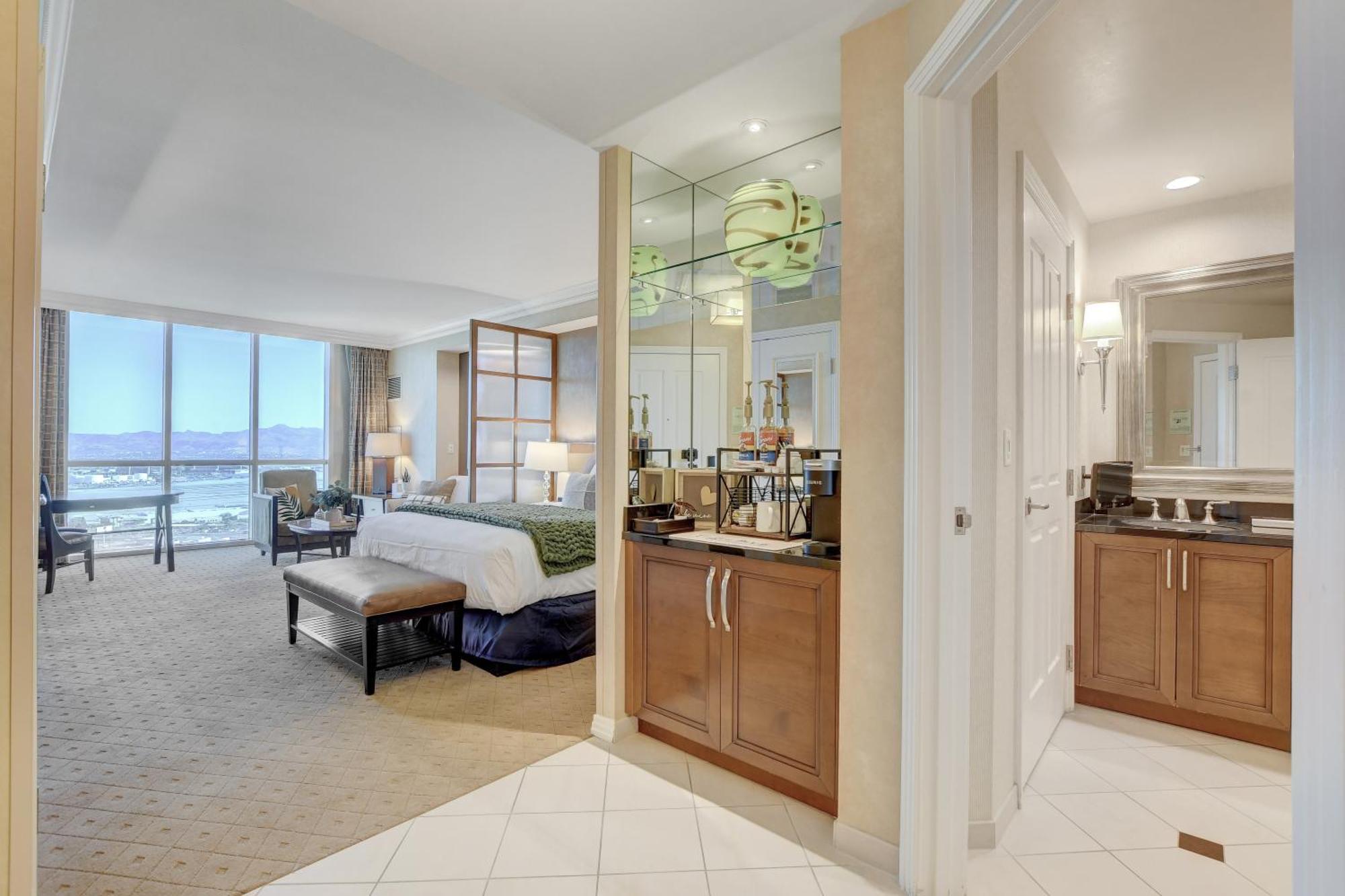 Classic Mgm Signature 25th Flr Pool View * Las Vegas