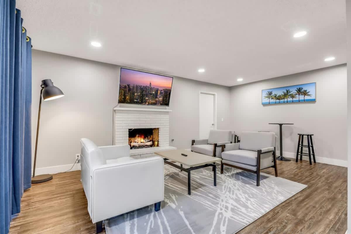 Newly Renovated Modern Oasis W Pool Mins To Strip
