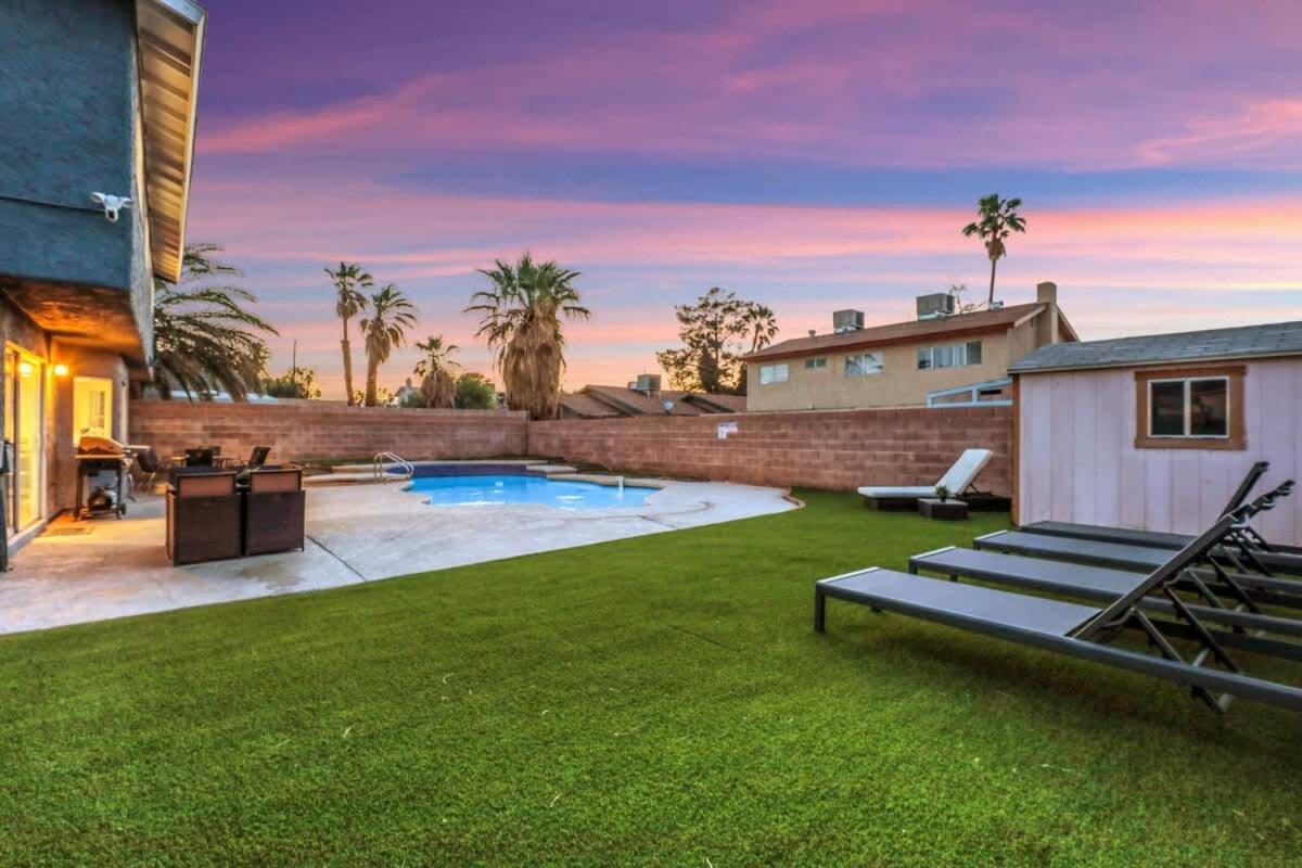 Holiday home Newly Renovated Modern Oasis W Pool Mins To Strip Las Vegas