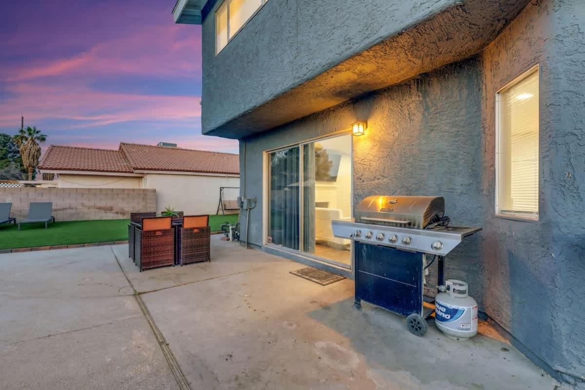 Newly Renovated Modern Oasis W Pool Mins To Strip *