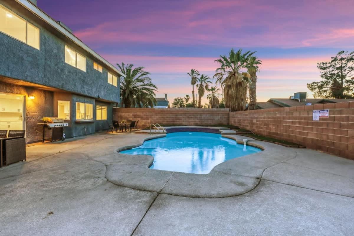 Newly Renovated Modern Oasis W Pool Mins To Strip * Las Vegas