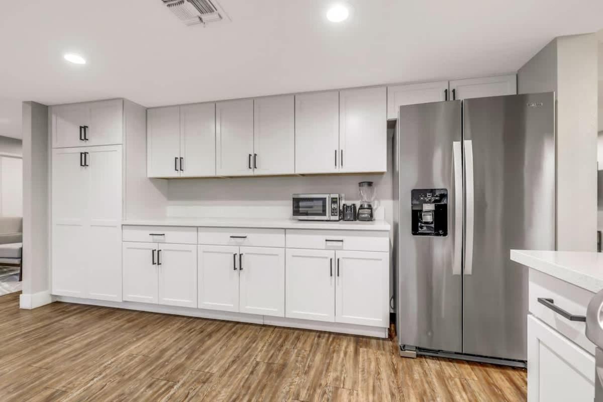 Holiday home Newly Renovated Modern Oasis W Pool Mins To Strip Las Vegas