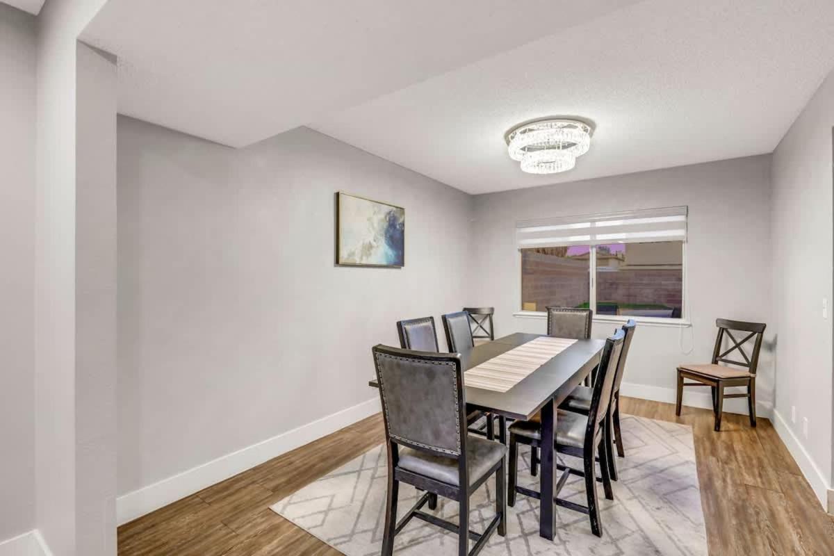 Newly Renovated Modern Oasis W Pool Mins To Strip