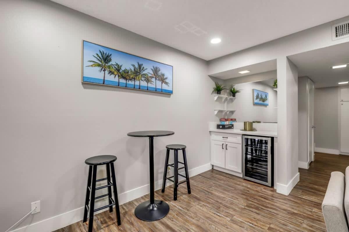 Newly Renovated Modern Oasis W Pool Mins To Strip * Las Vegas