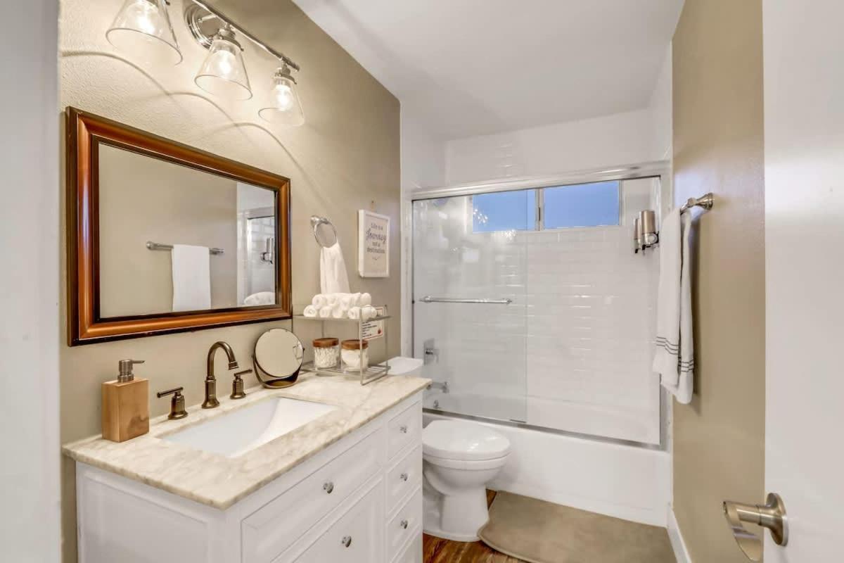 Newly Renovated Modern Oasis W Pool Mins To Strip *