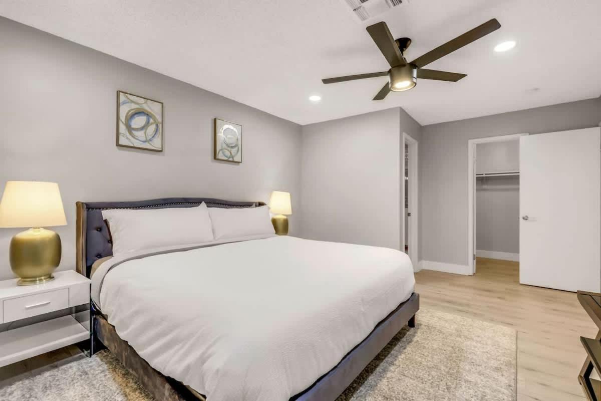 Newly Renovated Modern Oasis W Pool Mins To Strip *