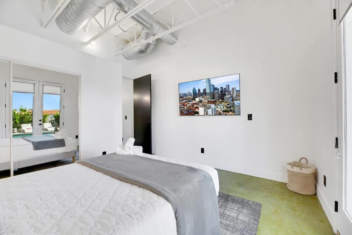 Ultra Luxe Loft 15min To Strip With Heated Pool Holiday home