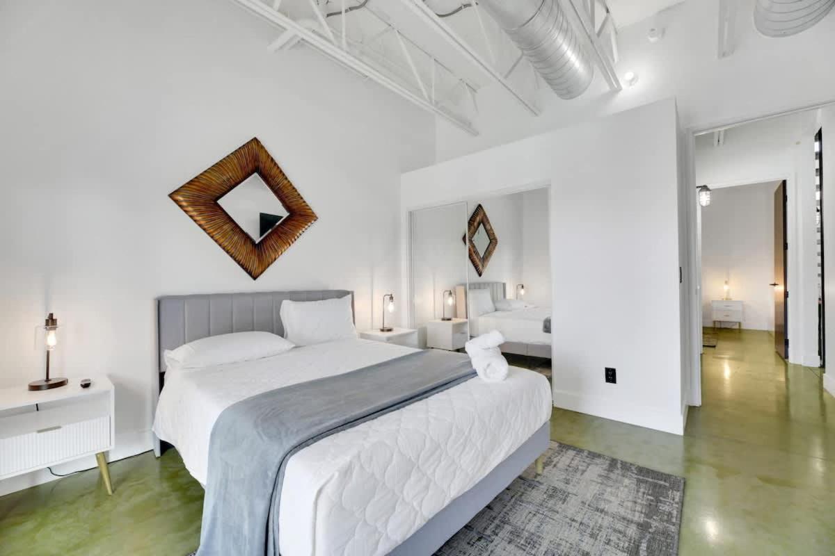 Holiday home Ultra Luxe Loft 15min To Strip With Heated Pool *