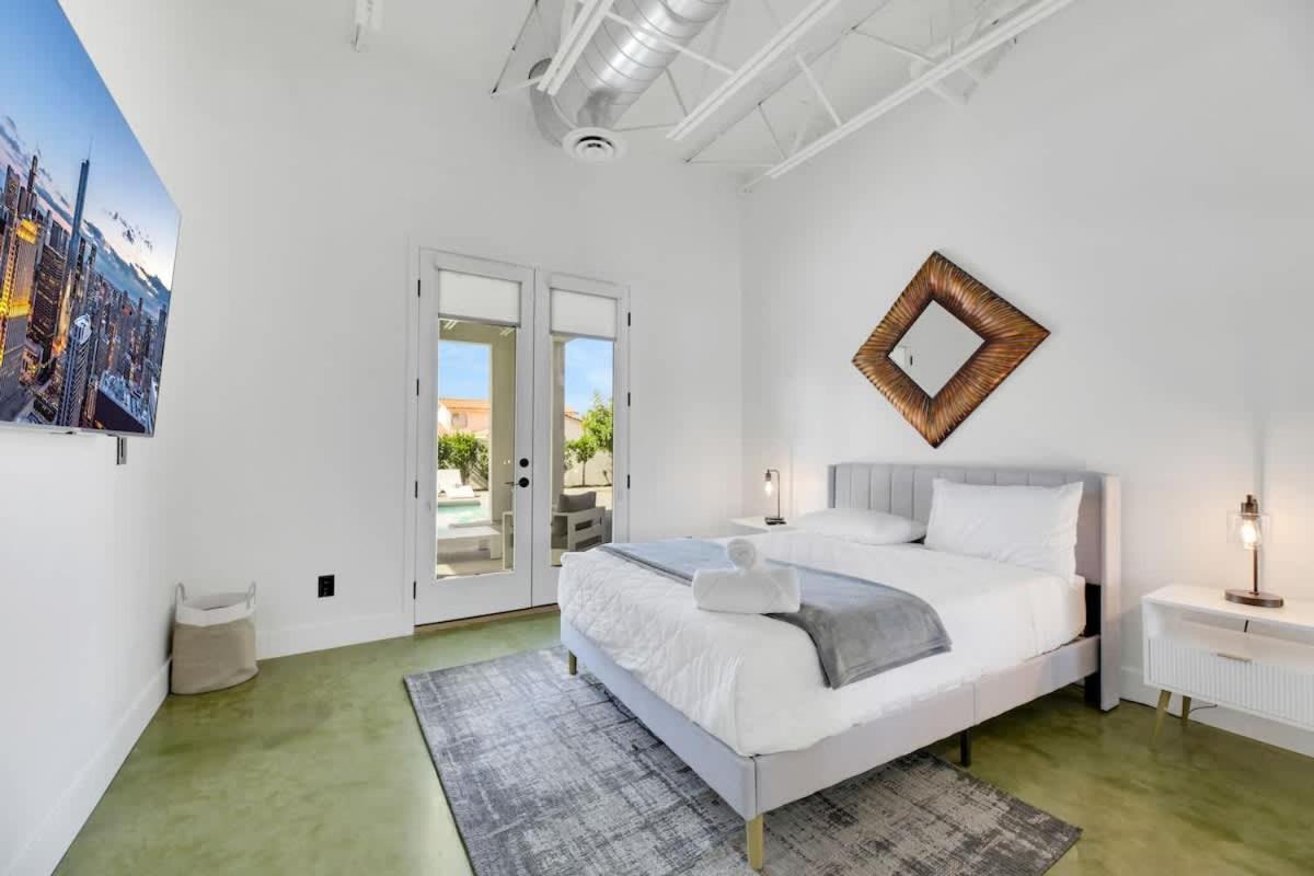 Holiday home Ultra Luxe Loft 15min To Strip With Heated Pool Las Vegas