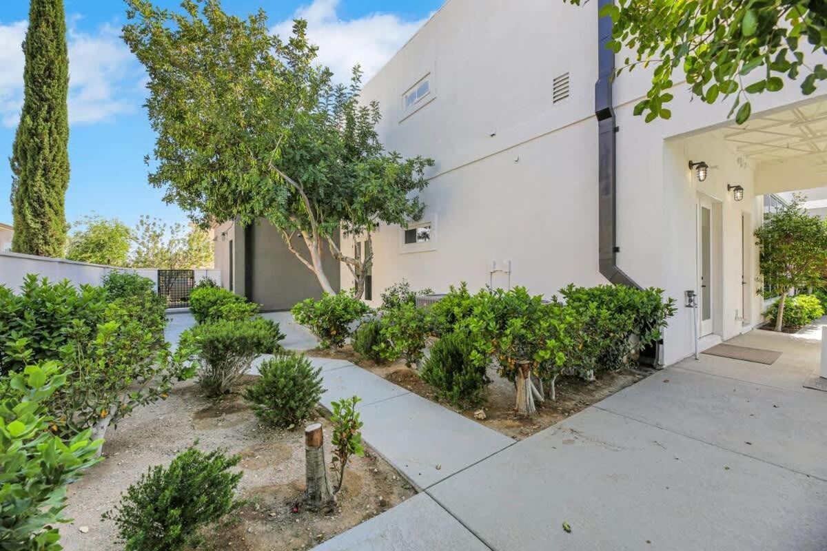 Ultra Luxe Loft 15min To Strip With Heated Pool Holiday home
