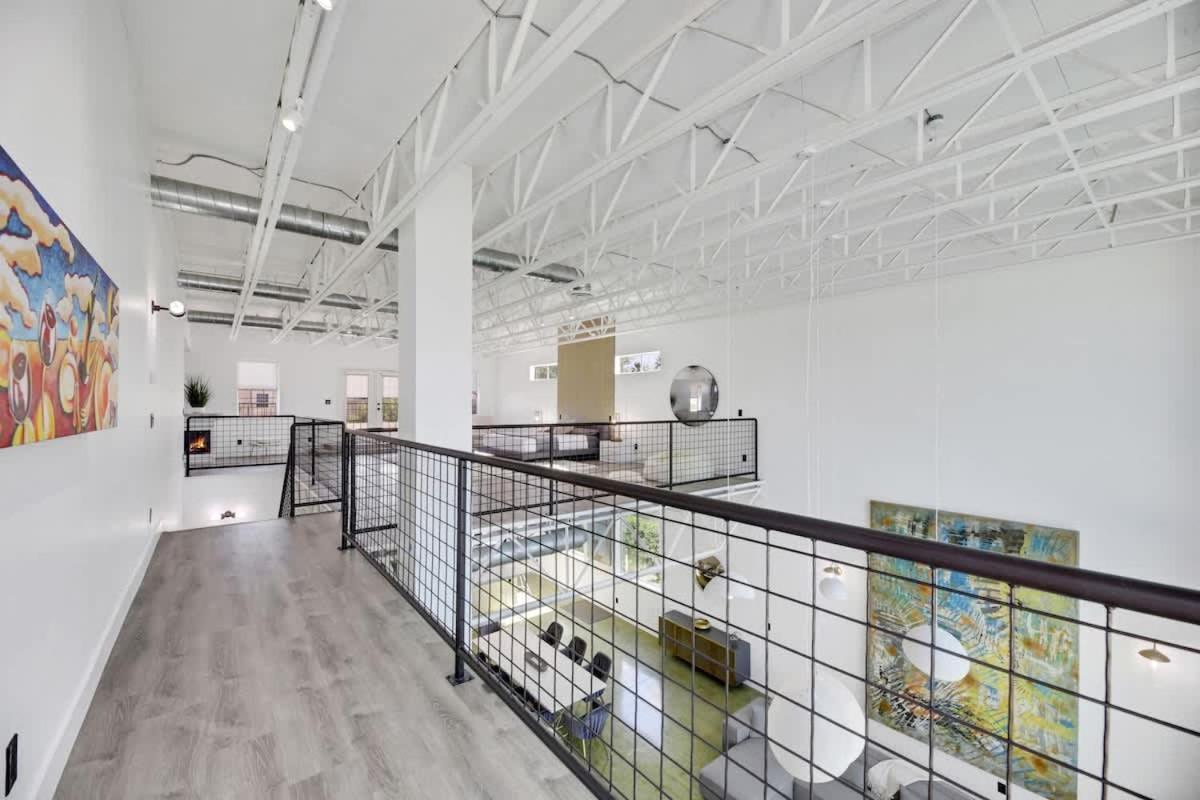 Holiday home Ultra Luxe Loft 15min To Strip With Heated Pool