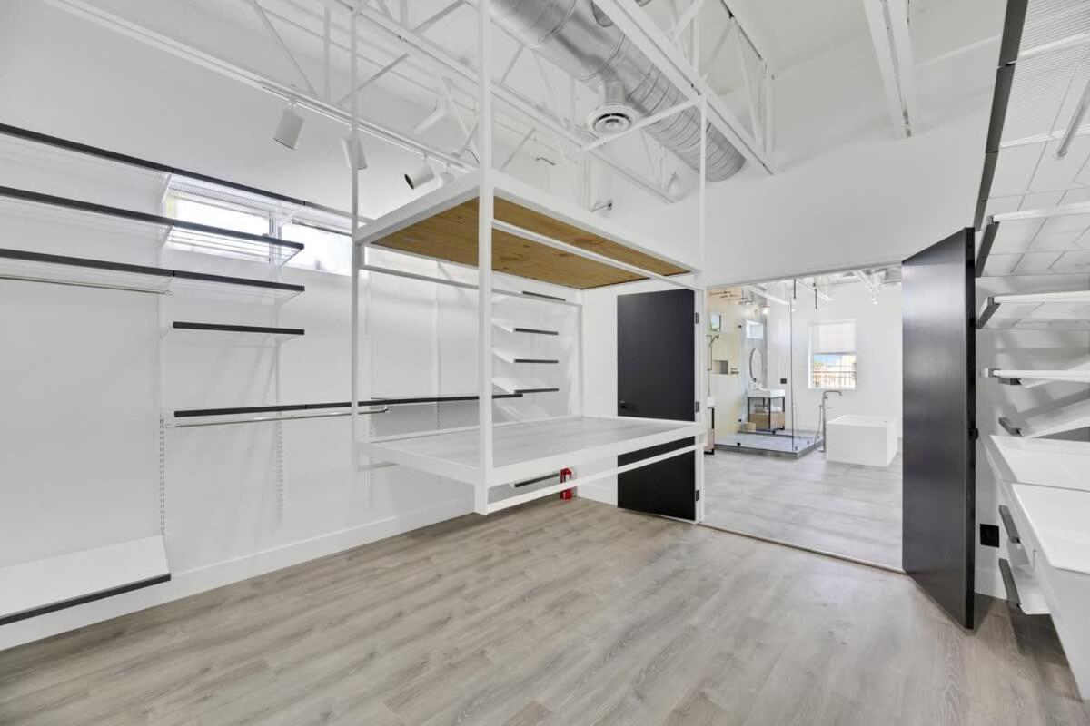 Ultra Luxe Loft 15min To Strip With Heated Pool Holiday home Las Vegas