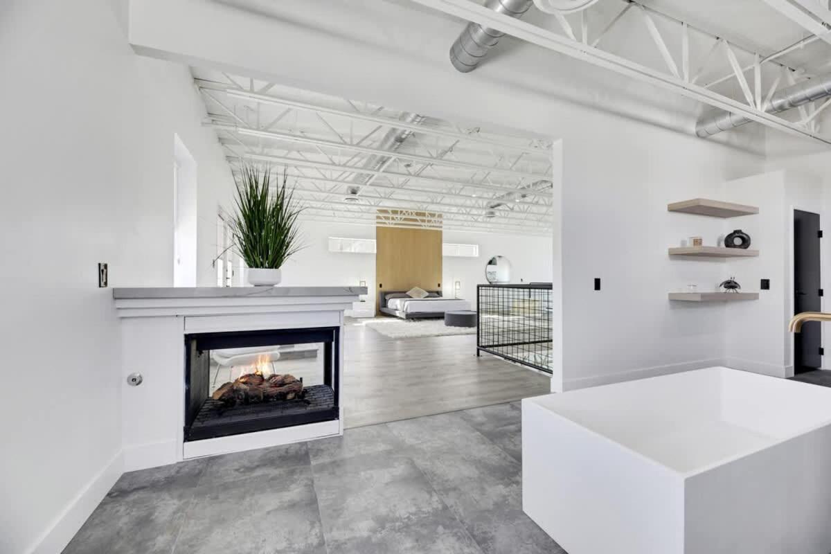 Ultra Luxe Loft 15min To Strip With Heated Pool Holiday home Las Vegas