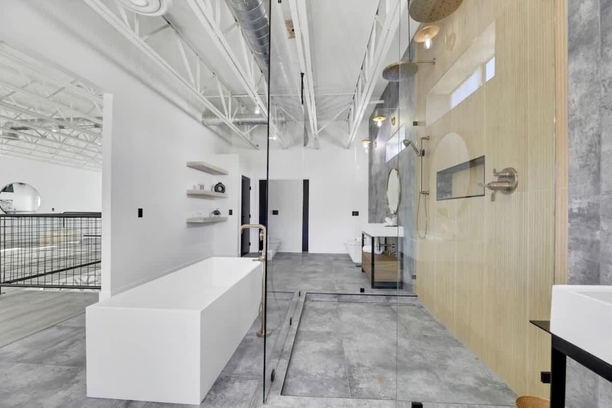 Ultra Luxe Loft 15min To Strip With Heated Pool *