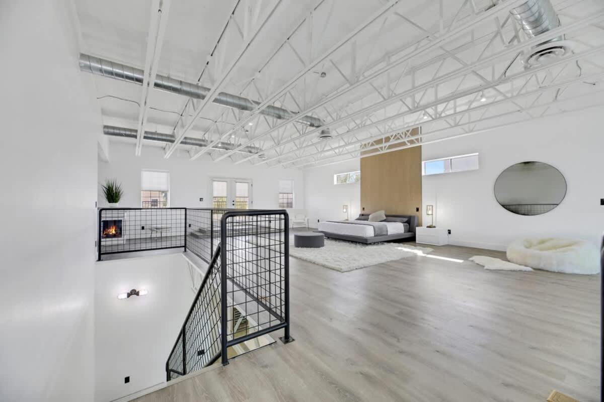 Ultra Luxe Loft 15min To Strip With Heated Pool Las Vegas