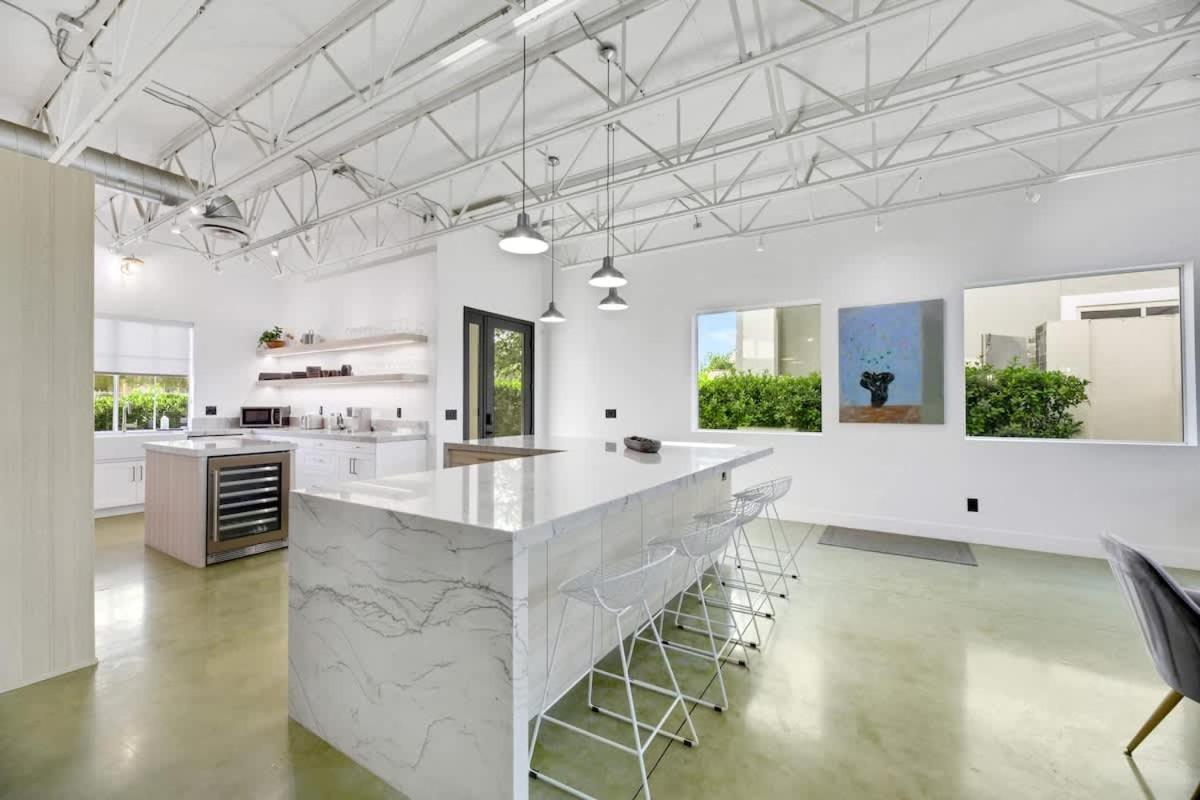 Holiday home Ultra Luxe Loft 15min To Strip With Heated Pool