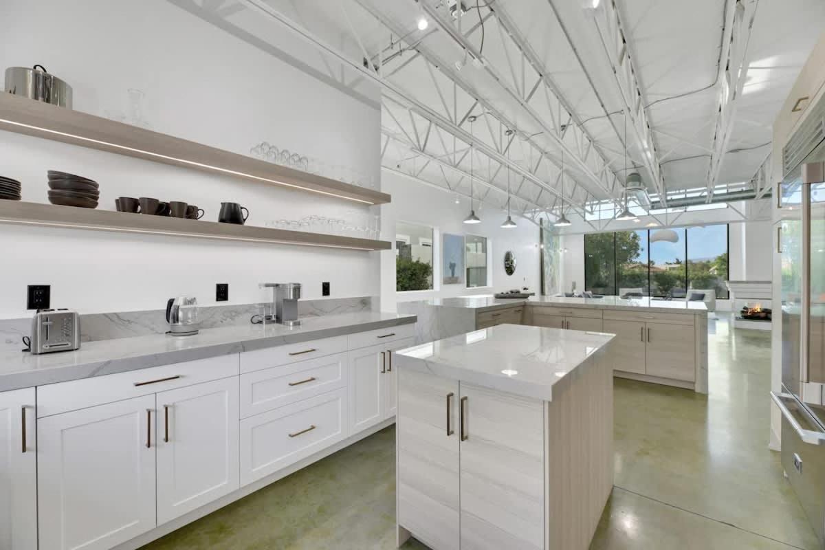 Ultra Luxe Loft 15min To Strip With Heated Pool Holiday home Las Vegas
