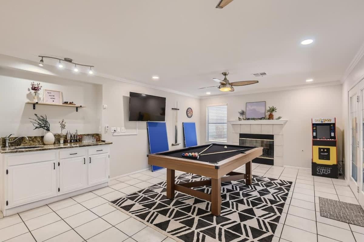 Villa Heated Pool With & Game-room 15 Min To Strip Las Vegas