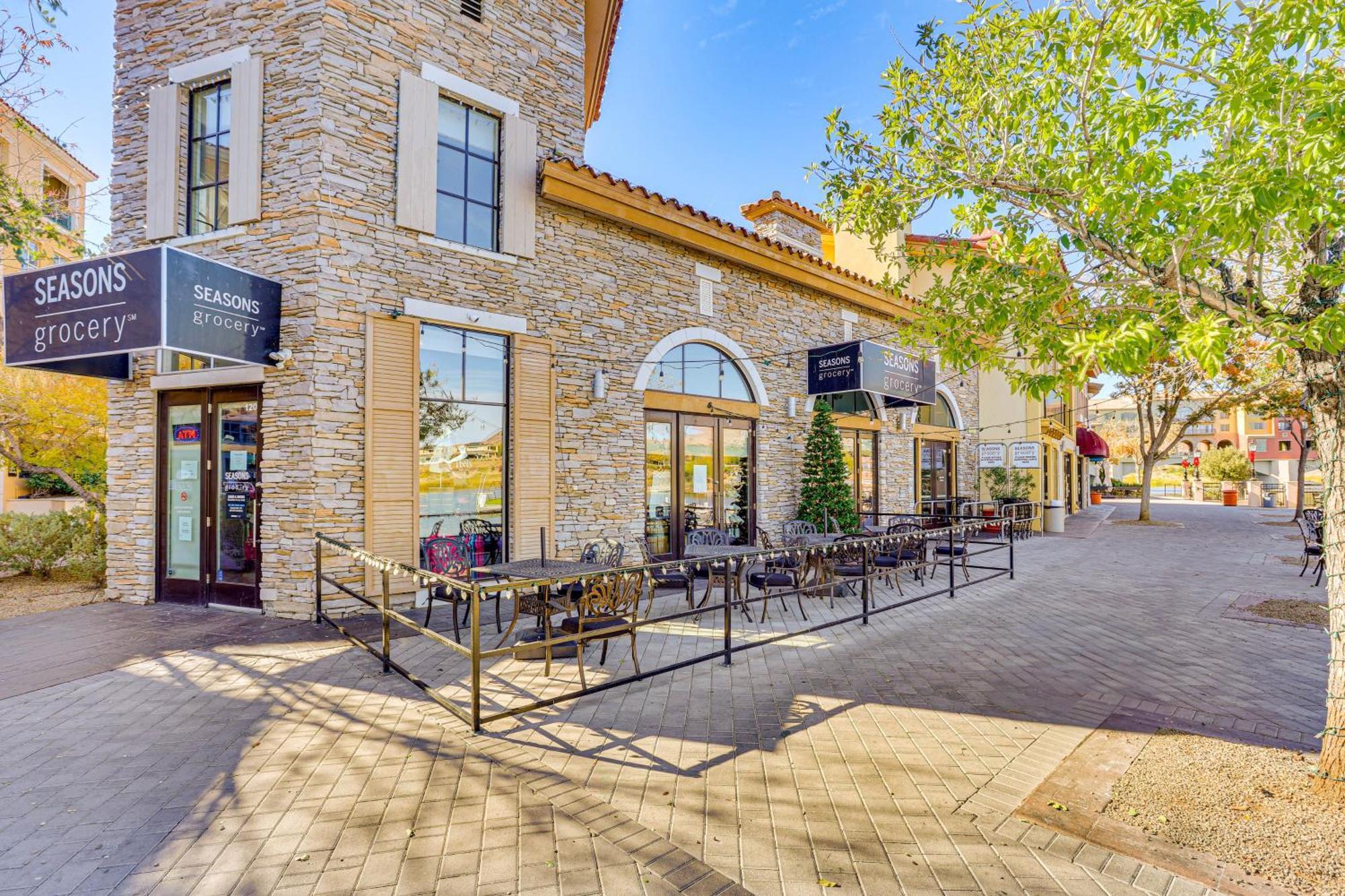 Charming Retreat On Vegas With Pool Access! Las Vegas