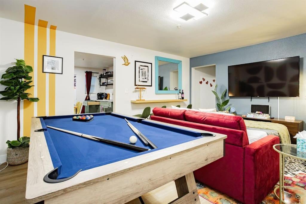 Star Unit 5- New Downtown Haven Boutique Vegas Oasis Las Vegas