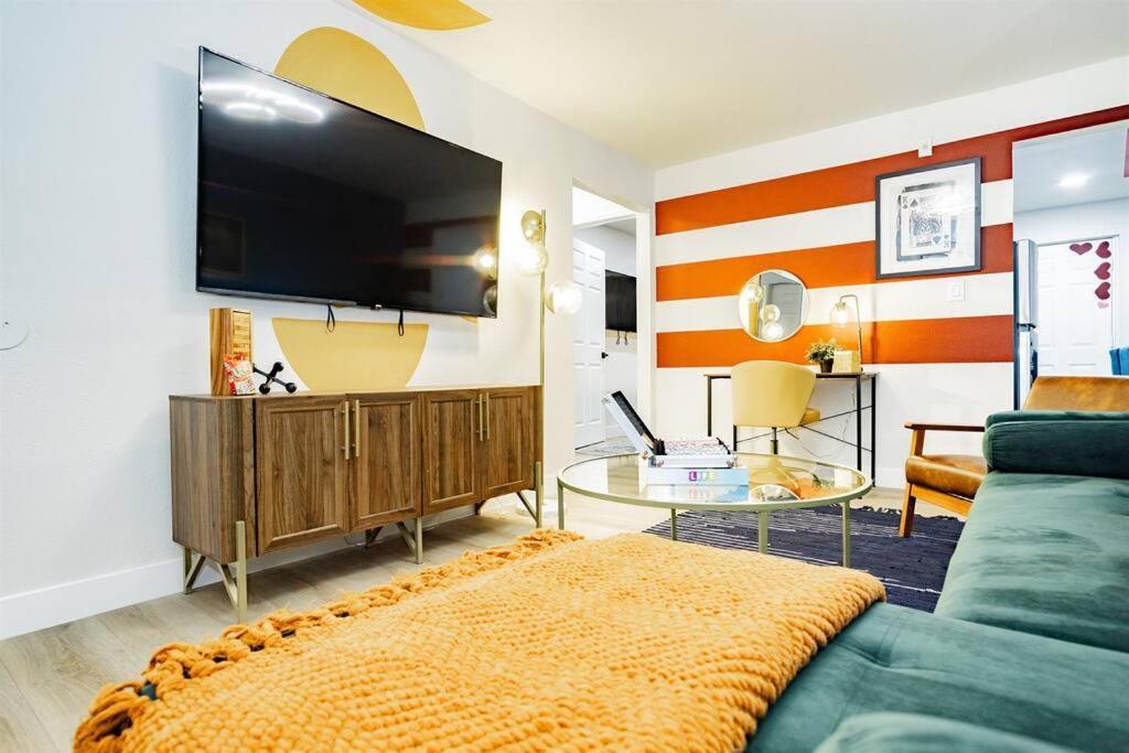 Star Unit 4- Premier Downtown Luxury 1br Private Oasis * Las Vegas
