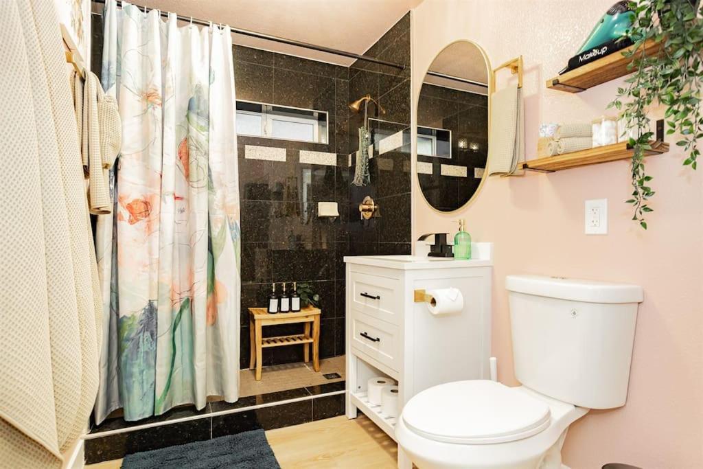 Holiday home Star Unit 4- Premier Downtown Luxury 1br Private Oasis Las Vegas