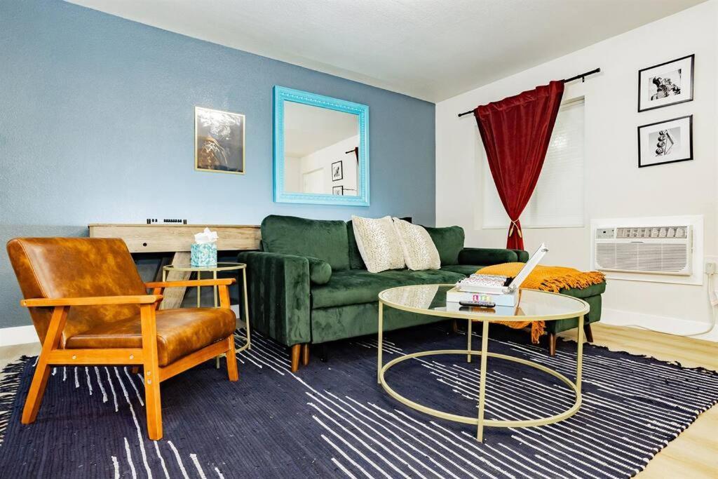 Star Unit 4- Premier Downtown Luxury 1br Private Oasis Holiday home