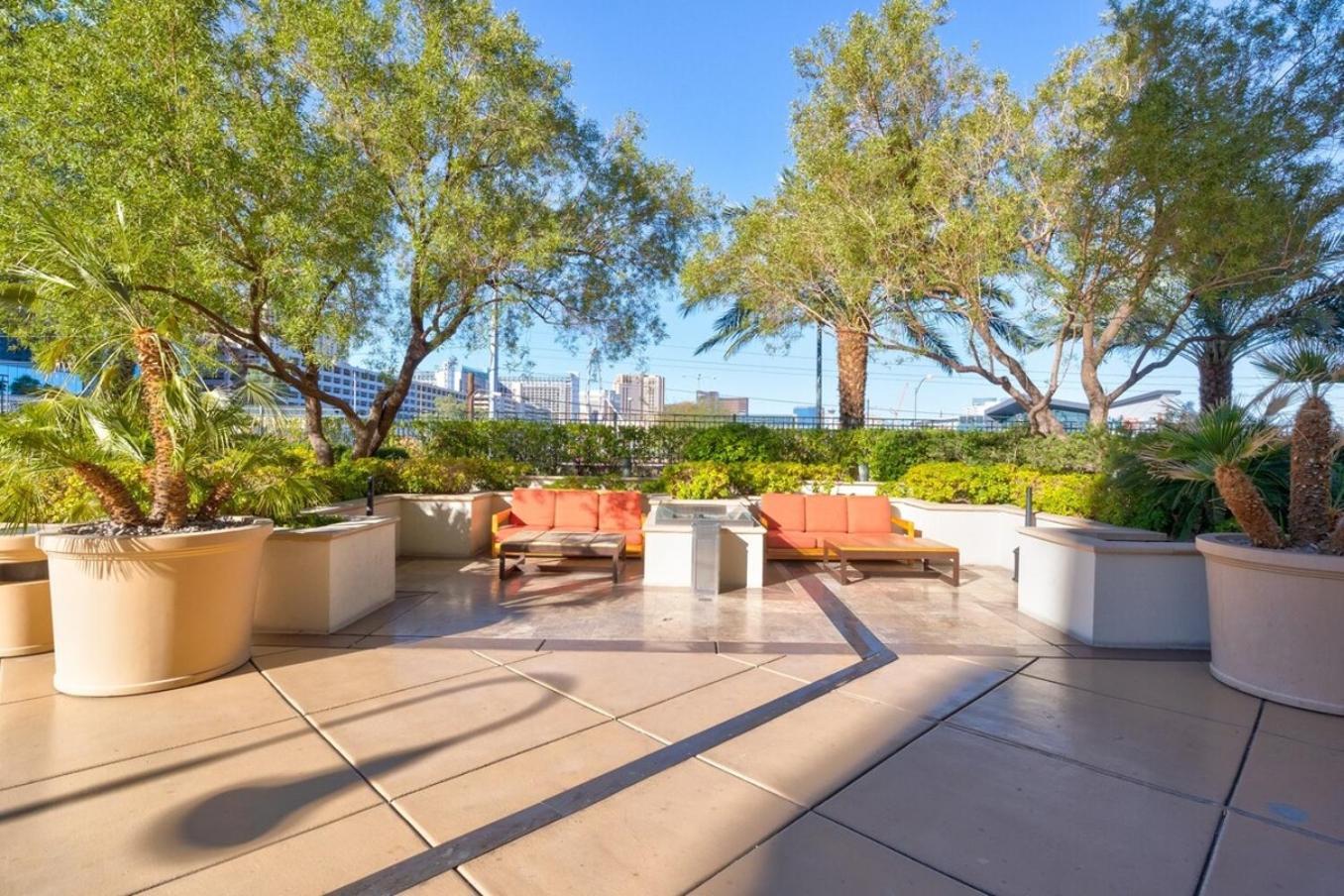 Mgm Balcony Strip F1 Race Views Luxury Penthouse Las Vegas