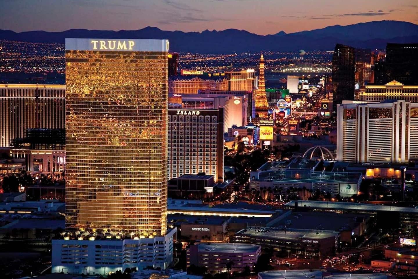 Five Star Trump No And Cleaning Fees Holiday home Las Vegas