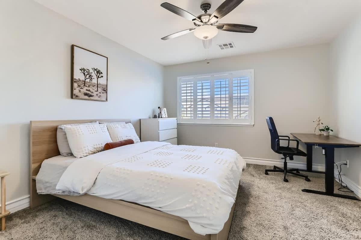 Holiday home Spacious Luxury Desert Retreat With Heated Pool Putt Putt And A Playground For Family *