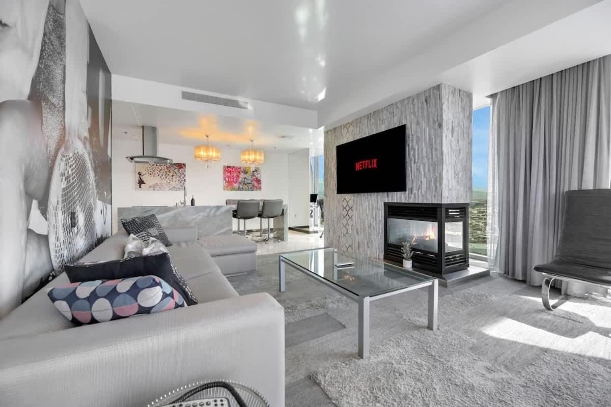 1 Bedroom Luxury On 35 Floor With Amazing Strip Views Apartment *