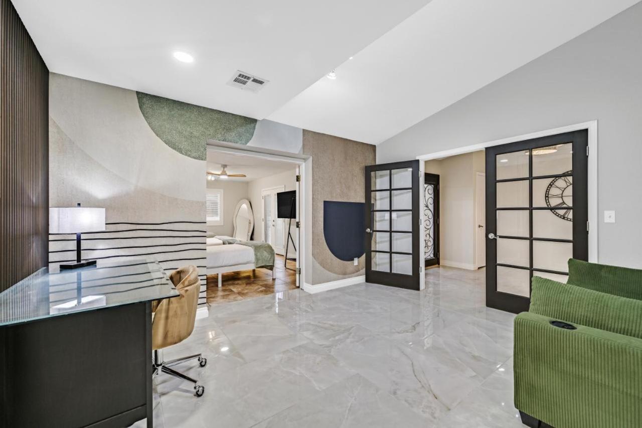 Holiday home New Luxurious 6br Near Lv Strip W Pool &