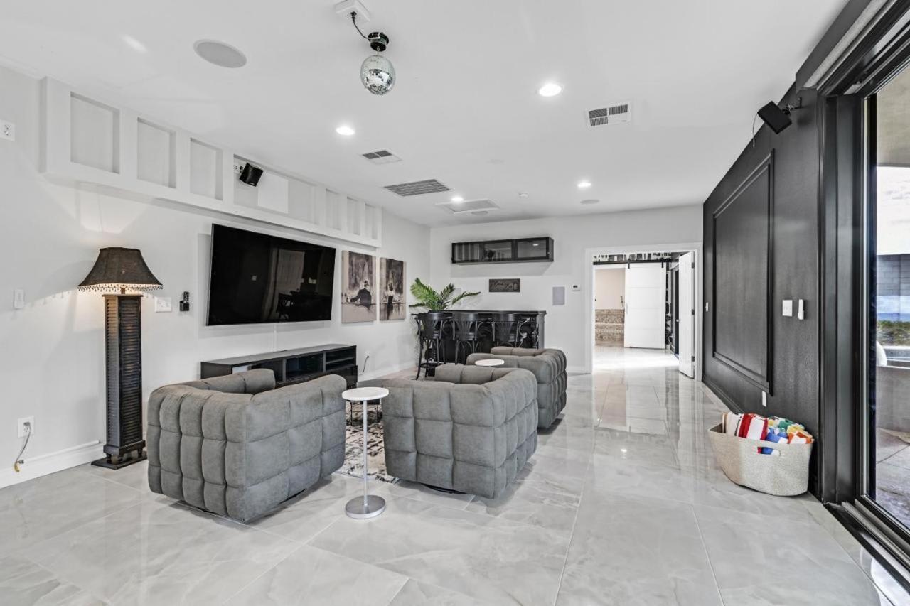 New Luxurious 6br Near Lv Strip W Pool & Las Vegas