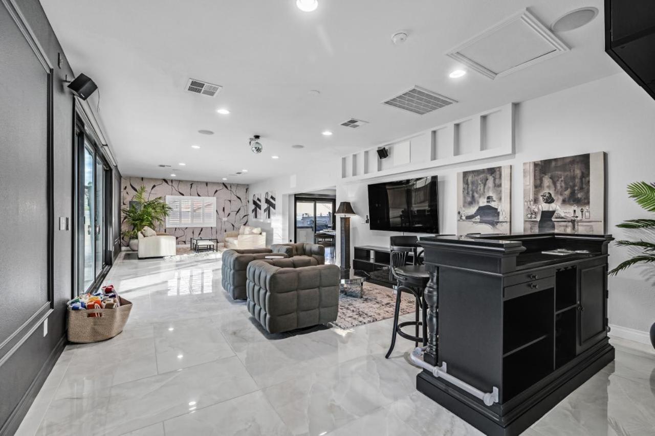 New Luxurious 6br Near Lv Strip W Pool &