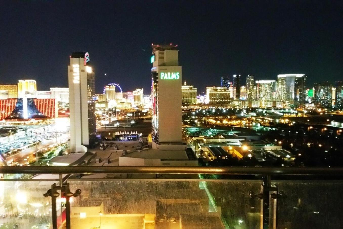 Strip Views Balcony No Fee *
